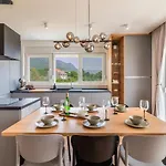 Villa Olea-with Pool, Sea View, Near Split Airport