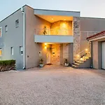 Olea-with Pool, Sea View, Near Split Airport Villa Kaštela