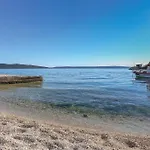 Villa Olea-with Pool, Sea View, Near Split Airport Kaštela