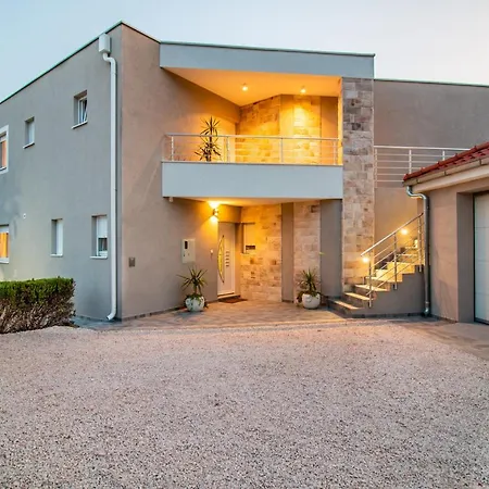 Olea-with Pool, Sea View, Near Split Airport Willa Kaštela