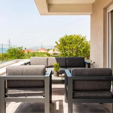 Olea-with Pool, Sea View, Near Split Airport