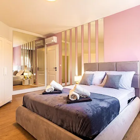 Olea-with Pool, Sea View, Near Split Airport Willa