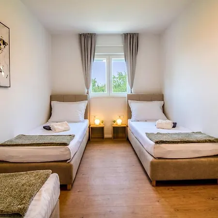 Olea-with Pool, Sea View, Near Split Airport * Kaštela