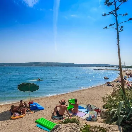 Willa Olea-with Pool, Sea View, Near Split Airport *