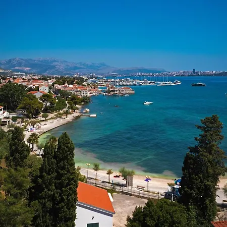 Olea-with Pool, Sea View, Near Split Airport *