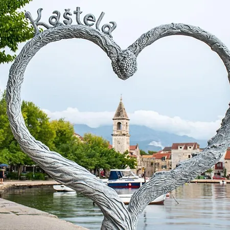 Olea-with Pool, Sea View, Near Split Airport *